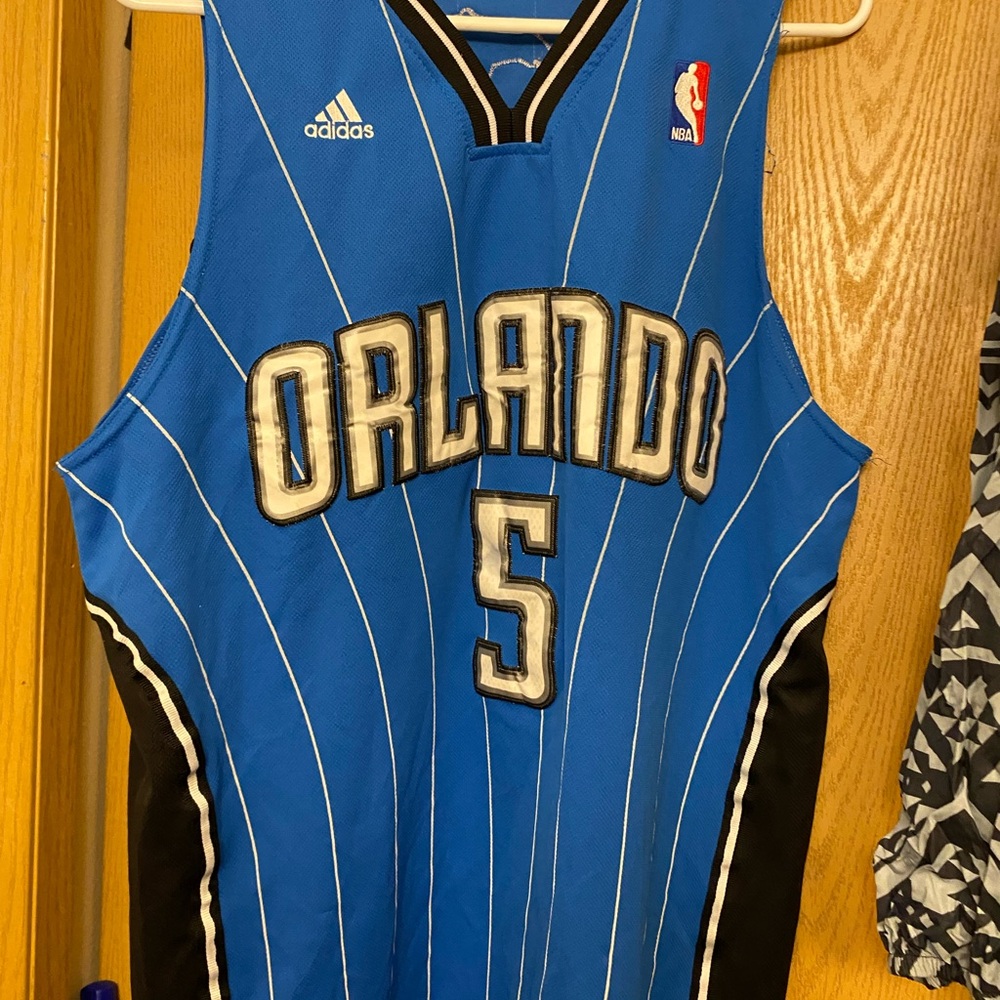 An adidas jersey no stains perfect color and condition